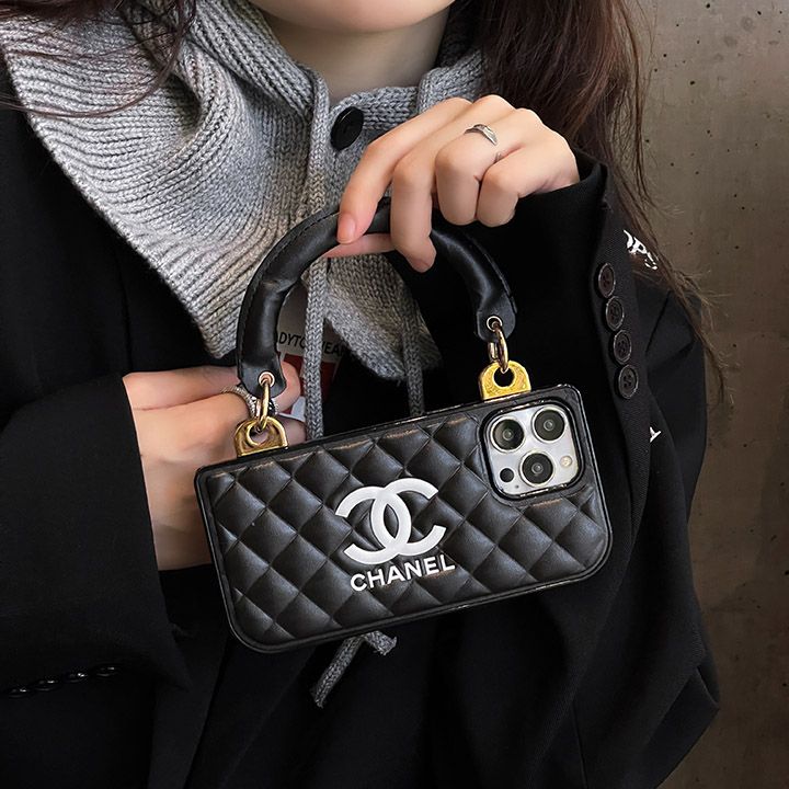 アイフォン 15 カバーchanel シャネル 白黒