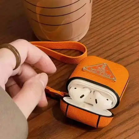 プラダ Airpods ケース
