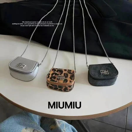 ミュウミュウ airpods ケース