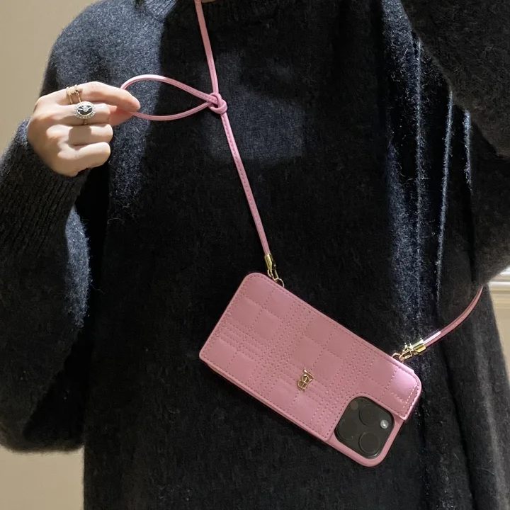  iphone ケース 人気 ブランド 女子